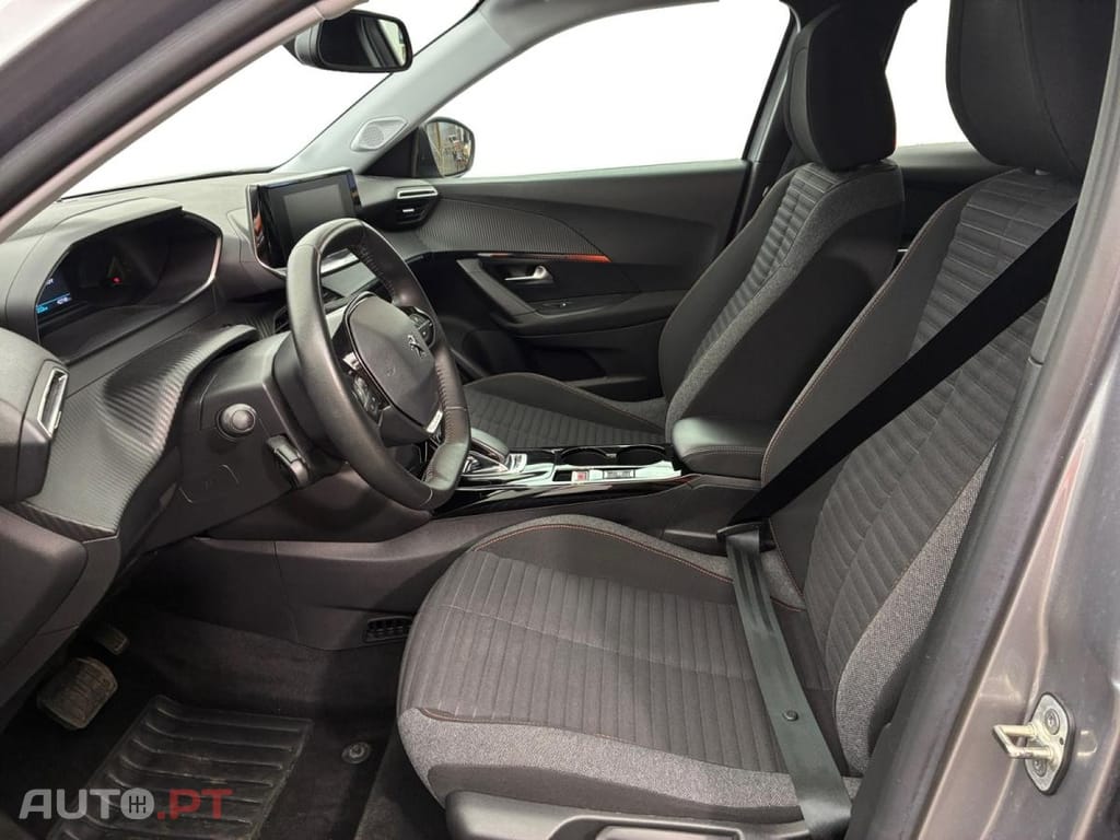 Peugeot E-2008 50 kWh Active Pack