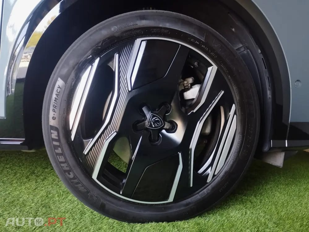 Peugeot E-5008 73 kWh GT