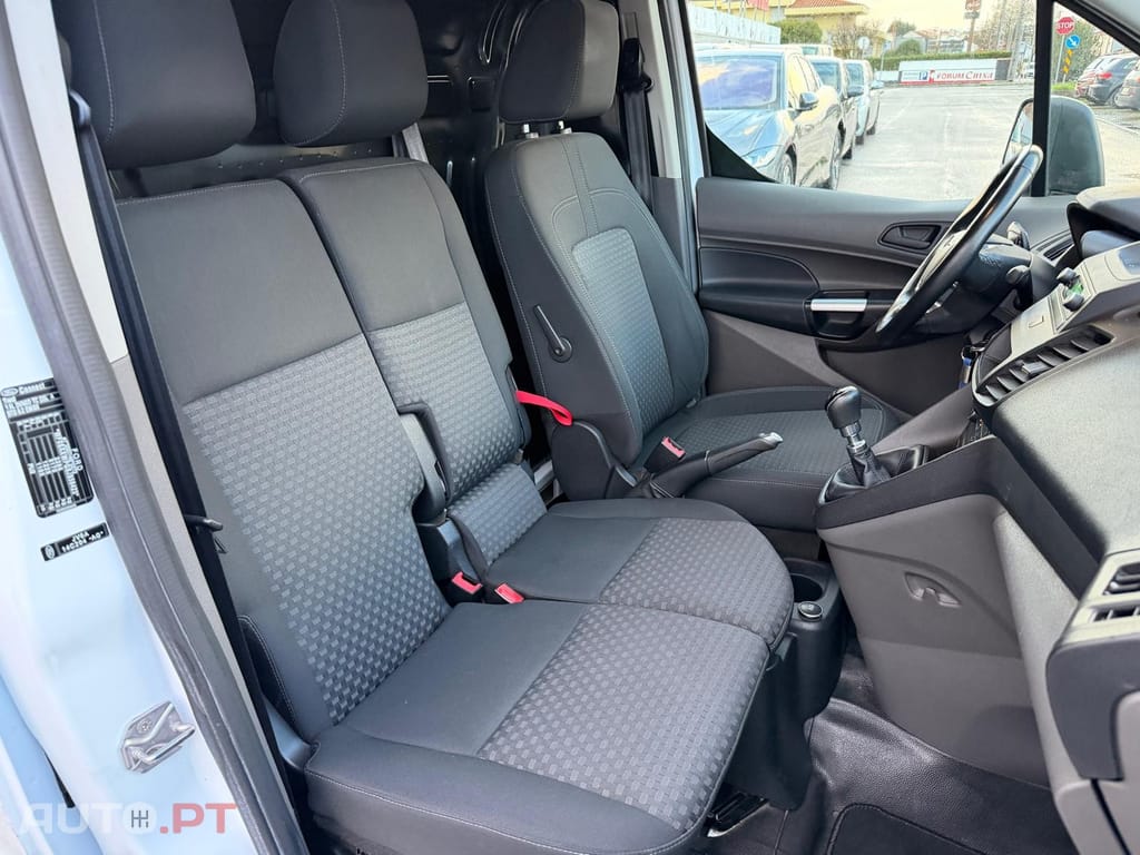 Ford Tourneo Grand 1.5 TDCi Active