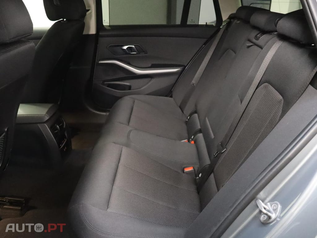 BMW 320 d Auto