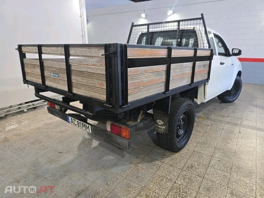 Toyota Hilux 2.4 D-4D 4WD CE CH