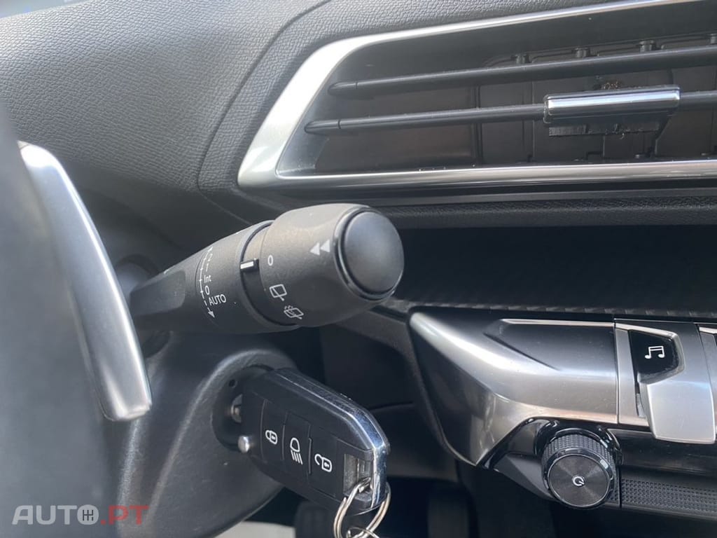 Peugeot 5008 1.5 BlueHDi Allure EAT8