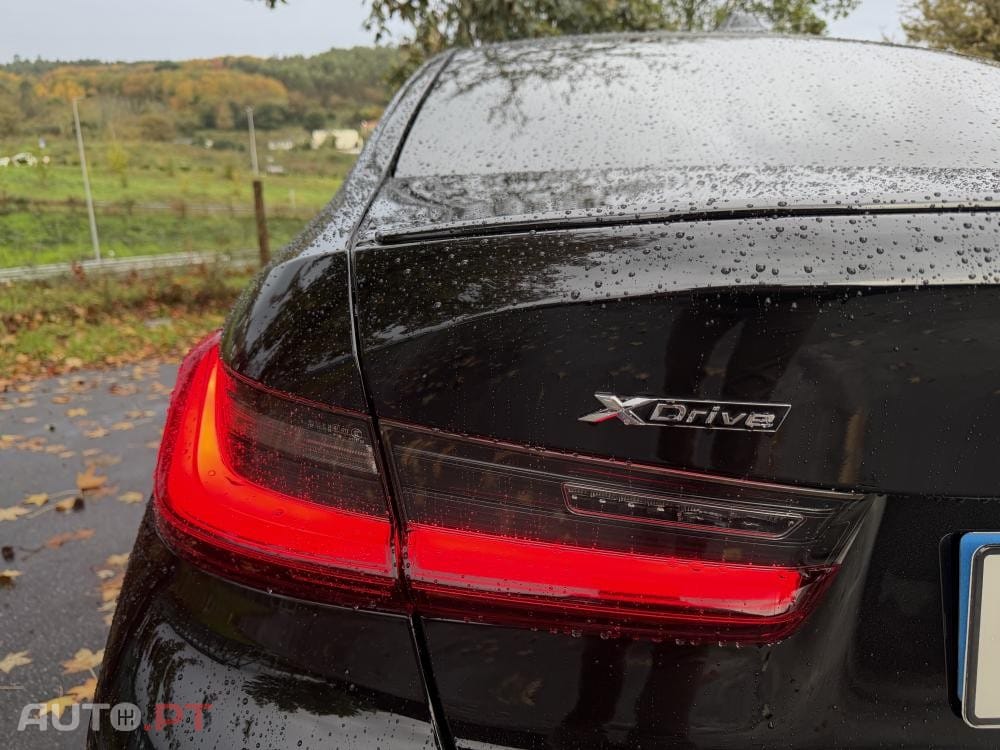 BMW 330 e Pack 50 anos M Auto