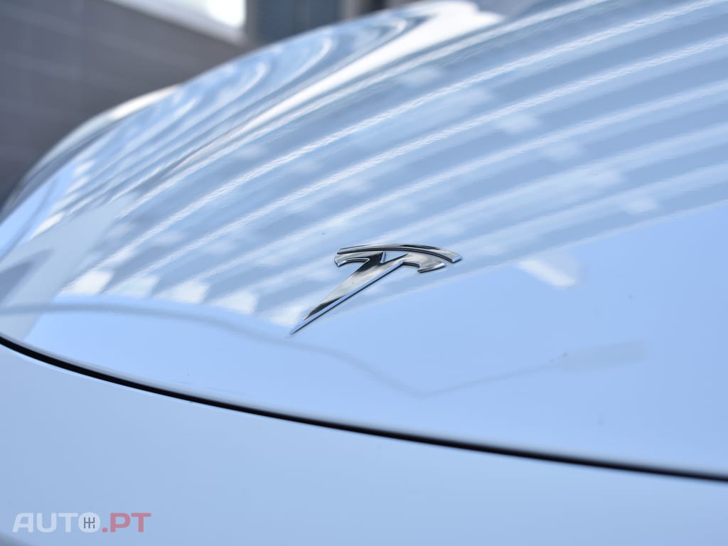 Tesla Model Y Performance Tração Integral