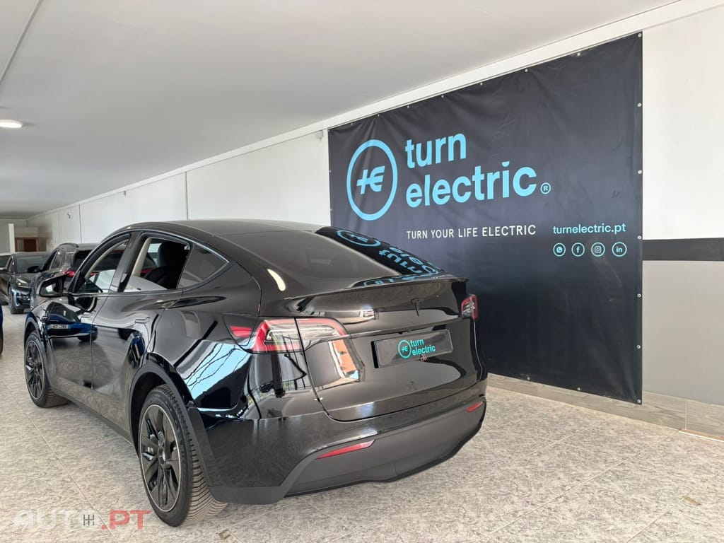 Tesla Model Y RWD