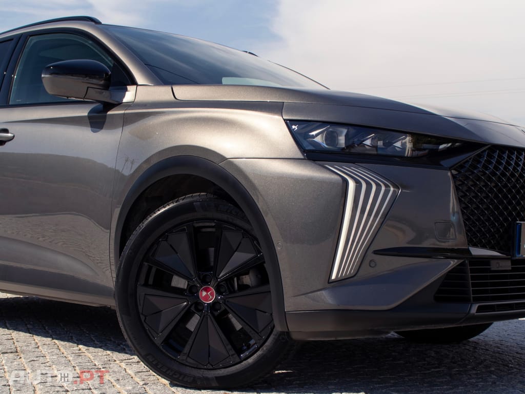 DS DS7 Crossback E-Tense Performance Line EAT8