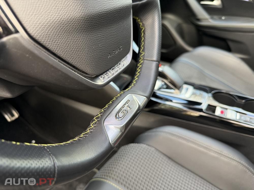 Peugeot E-2008 50 kWh GT Pack