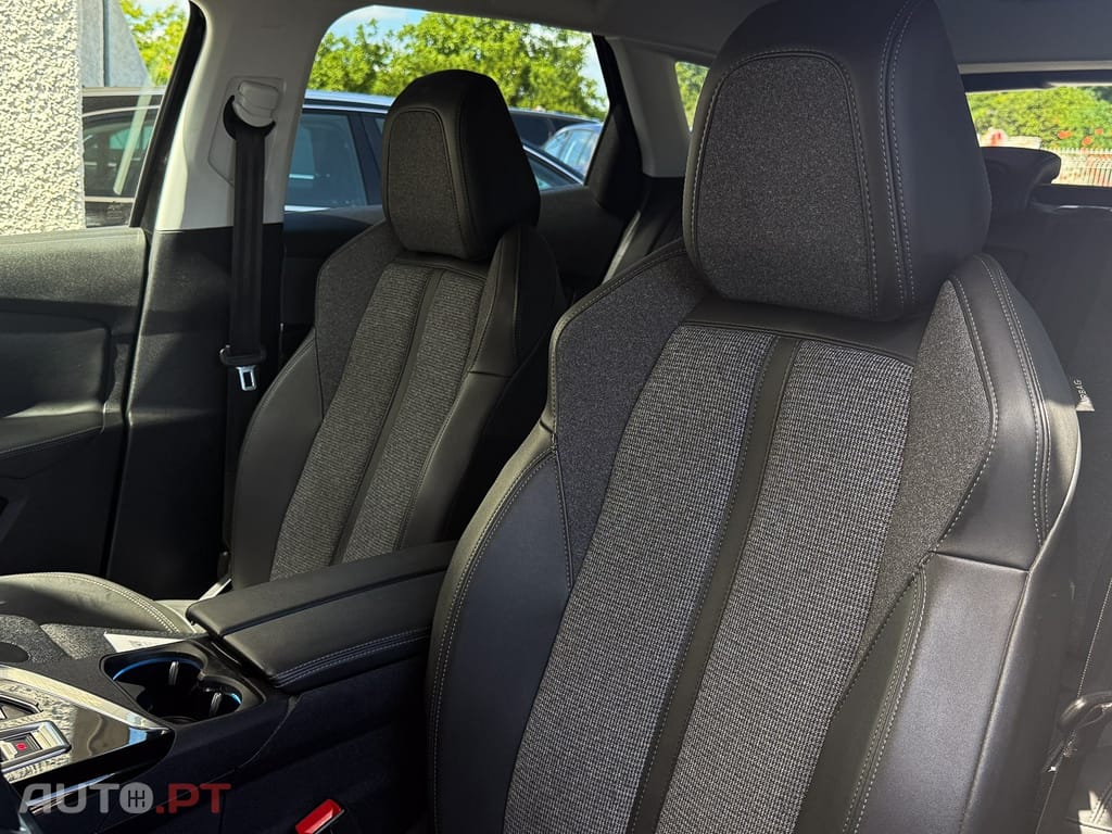 Peugeot 3008 1.6 Hybrid Allure e-EAT8