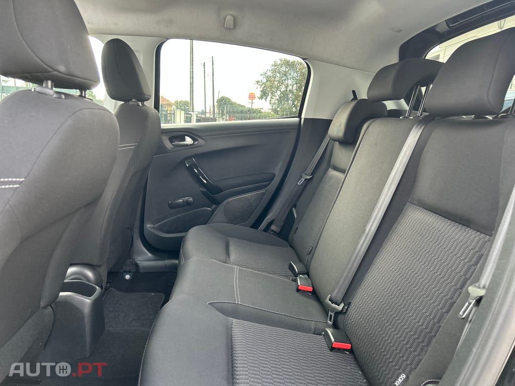 Peugeot 208 1.6 BlueHDi Style