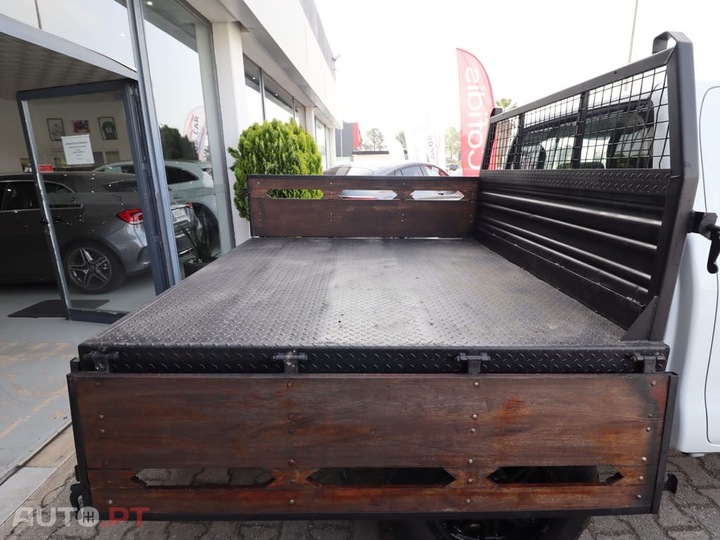 Toyota Hilux 2.4 D-4D 4WD CD CH