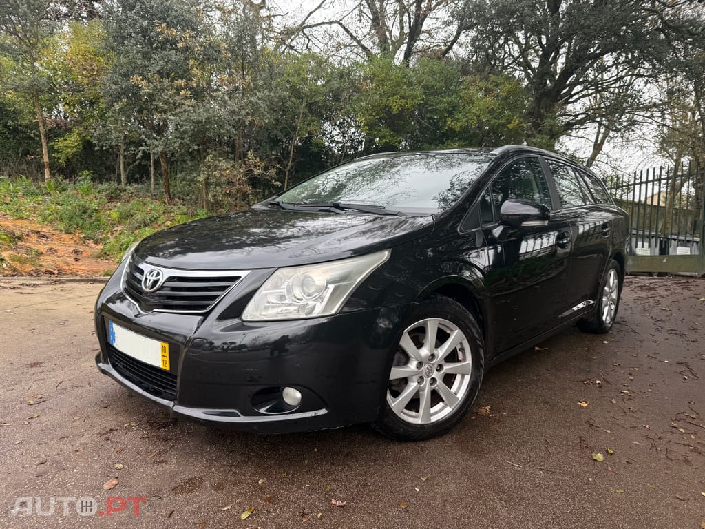 Toyota Avensis TOYOTA AVENSIS 2.0 D4D LUXURI+GPS+PELE+MULTIMÉDIA