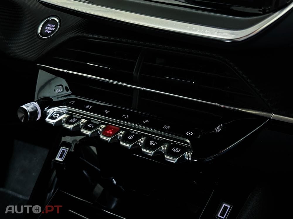 Peugeot 2008 Hybrid 145 e-DSC Allure