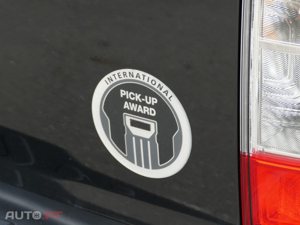 Nissan Navara 2.3 dCi CD 4WD Tekna