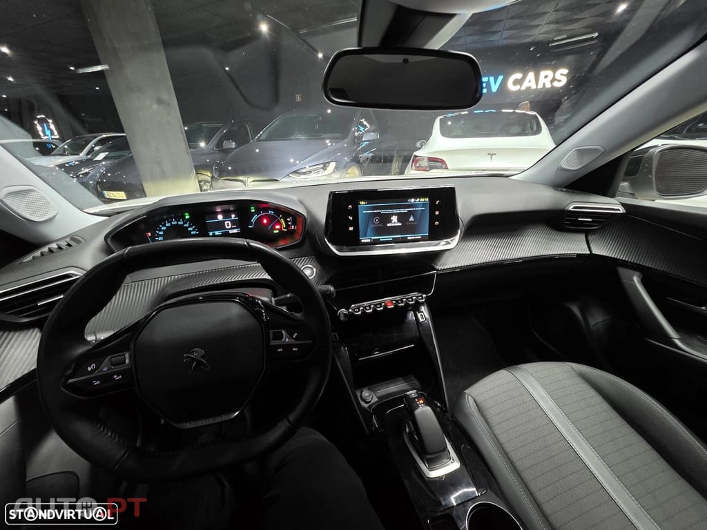 Peugeot E-2008 50 kWh Allure Pack