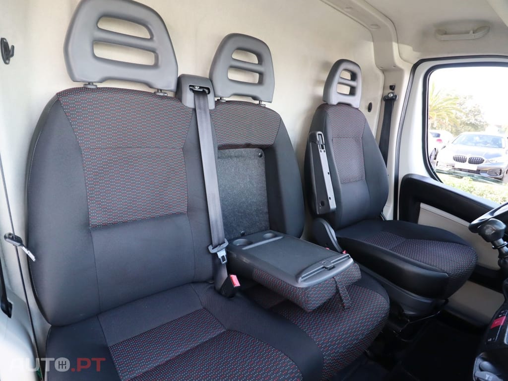 Peugeot Boxer 2.0 BlueHDi 330 L2H2 Premium