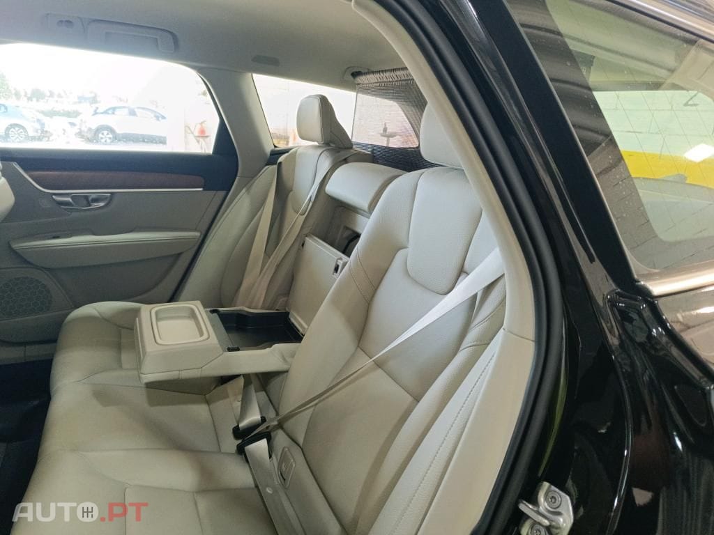 Volvo V90 2.0 T6 PHEV Inscription Expression AWD
