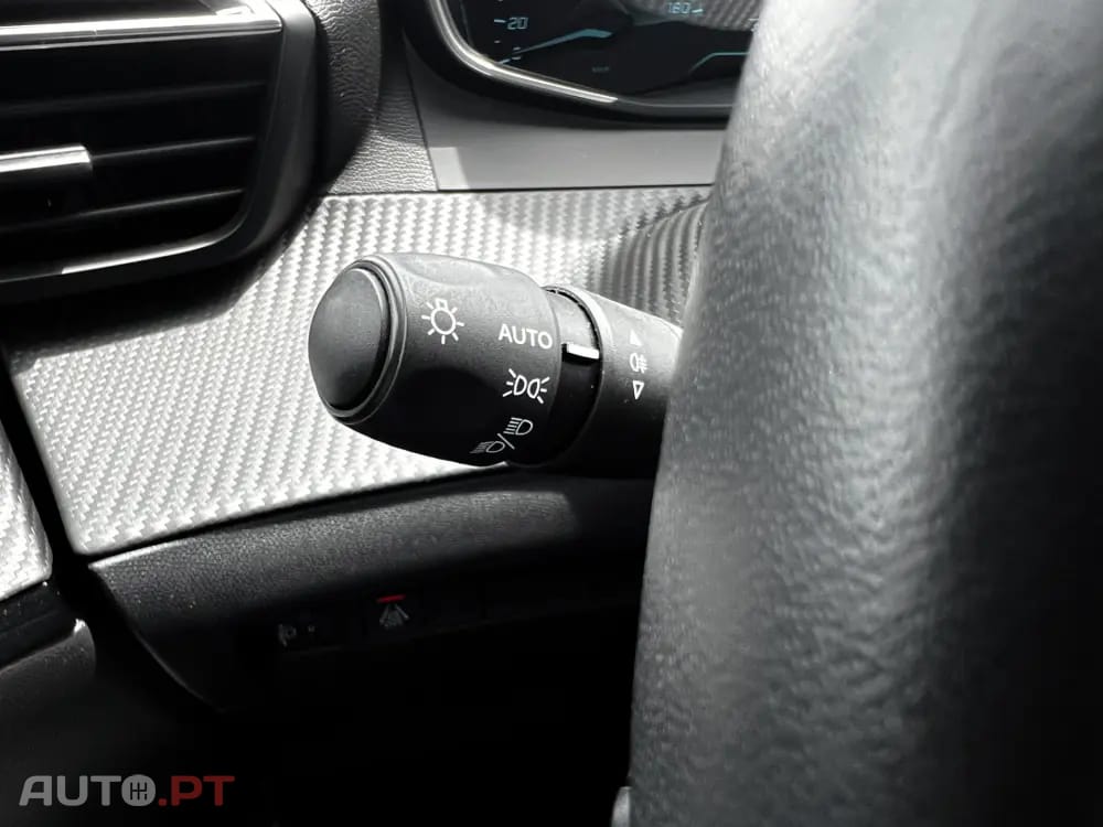Peugeot E-2008 50 kWh Active Pack