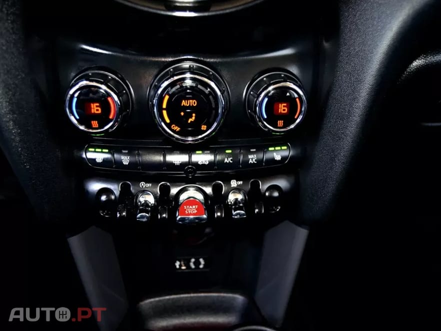 MINI Cooper Cooper D Auto