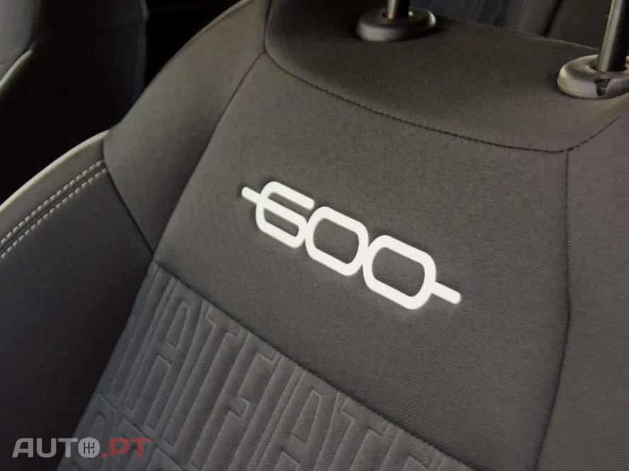 Fiat 600 1.2 Hybrid Icon