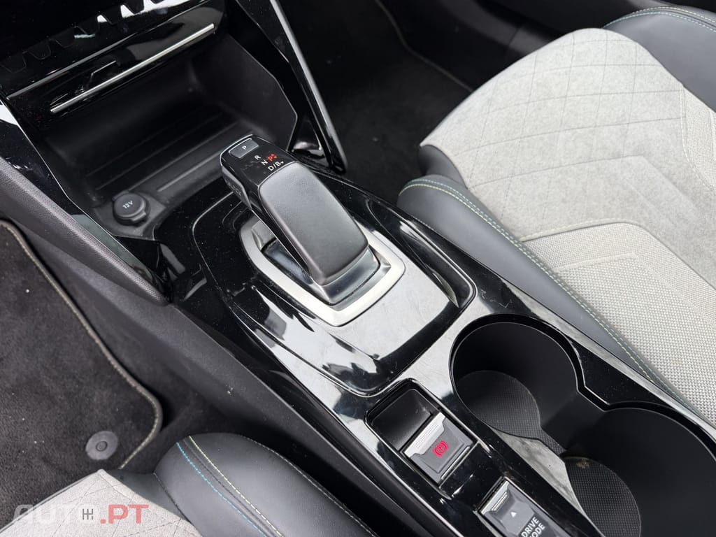 Peugeot E-2008 54 kWh GT