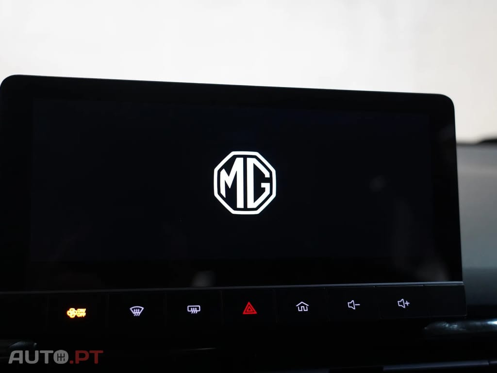 MG MG4 64 kWh Luxury