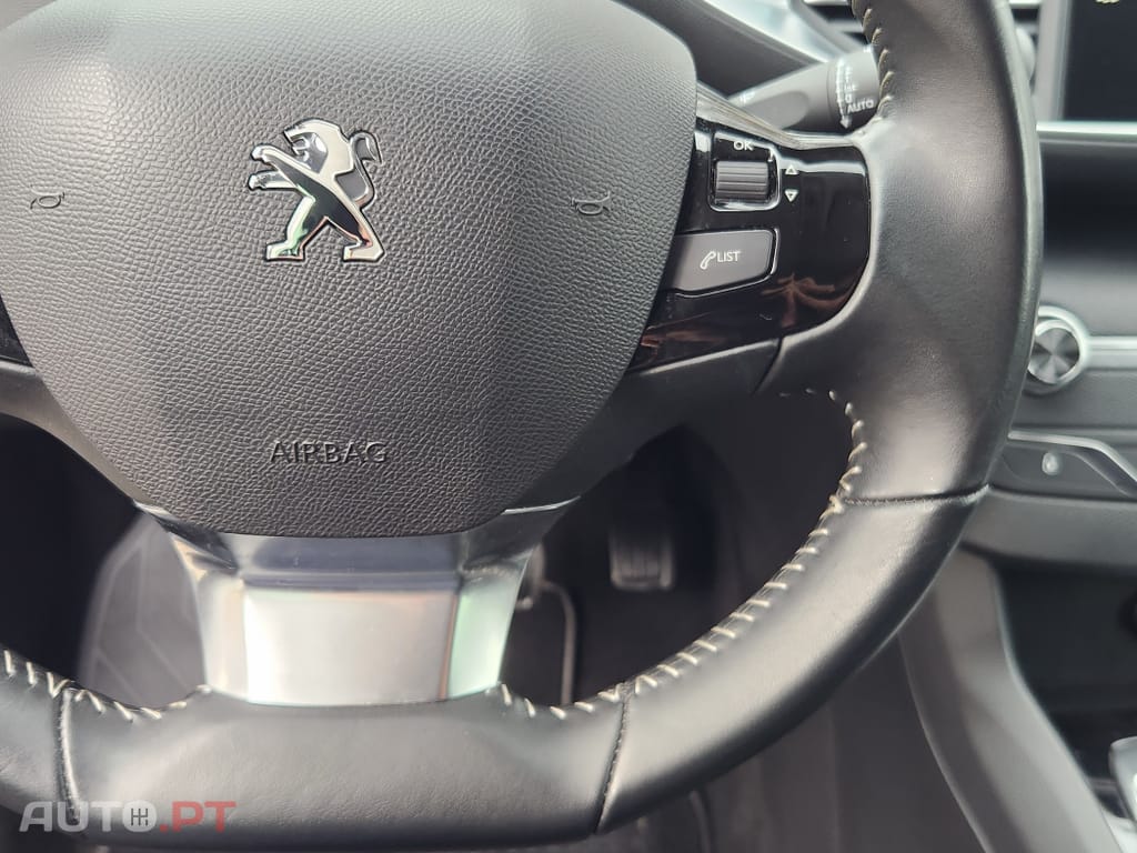 Peugeot 308 1.5 BlueHDi Business Line