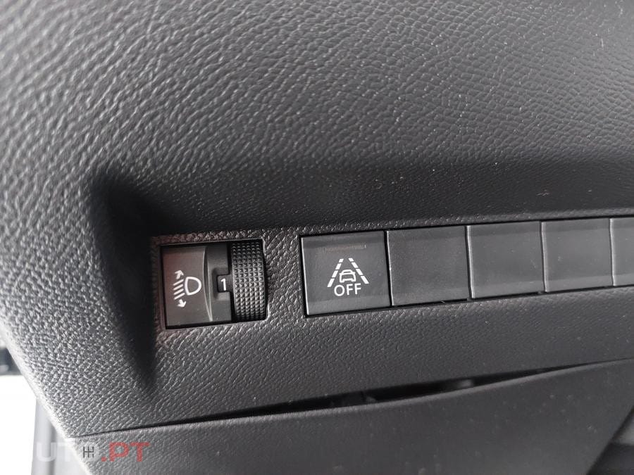 Peugeot E-208 50 kWh Active