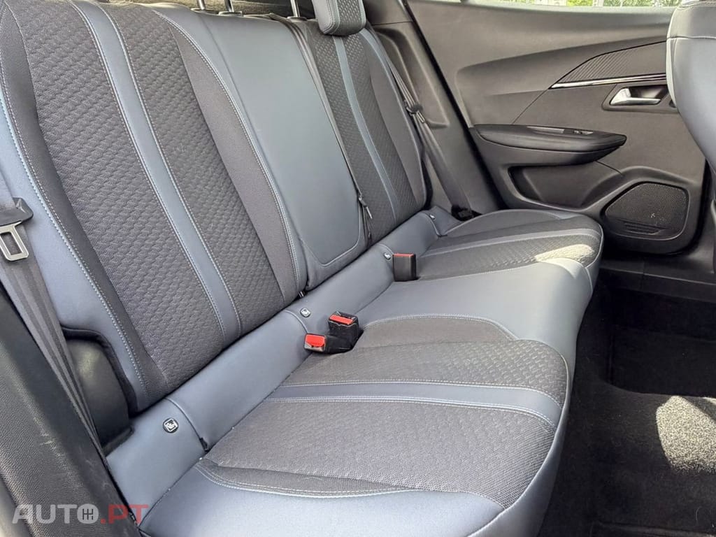 Peugeot 2008 1.2 PureTech Allure Pack