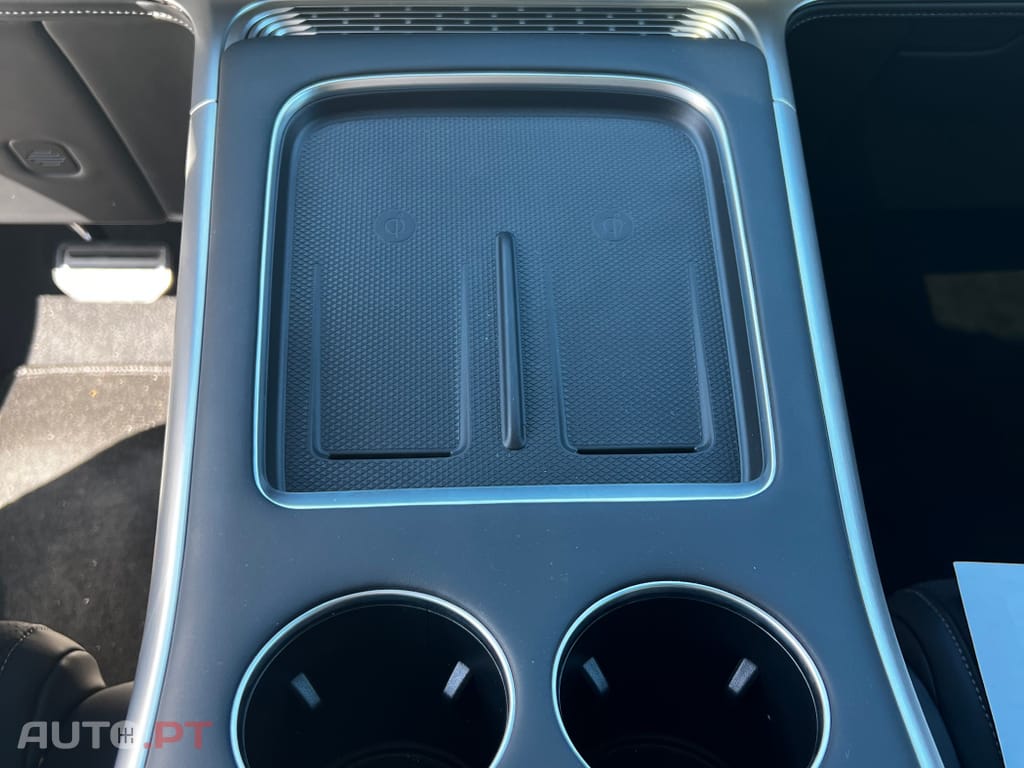 XPeng G9 98 kWh AWD Performance