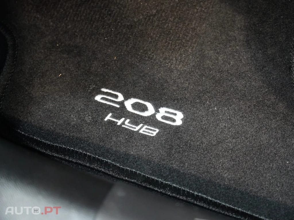 Peugeot 208 1.2 Hybrid Style e-DCS6