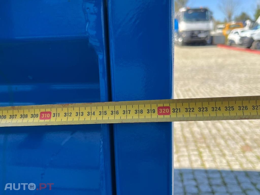 Toyota Dyna 3.0 D4D  6 LUGARES BASCULA