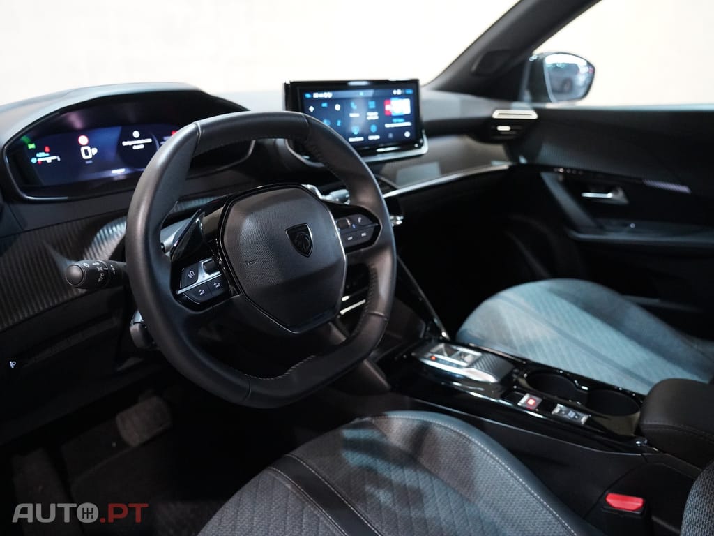 Peugeot 2008 1.2 Hybrid Allure e-DCS6