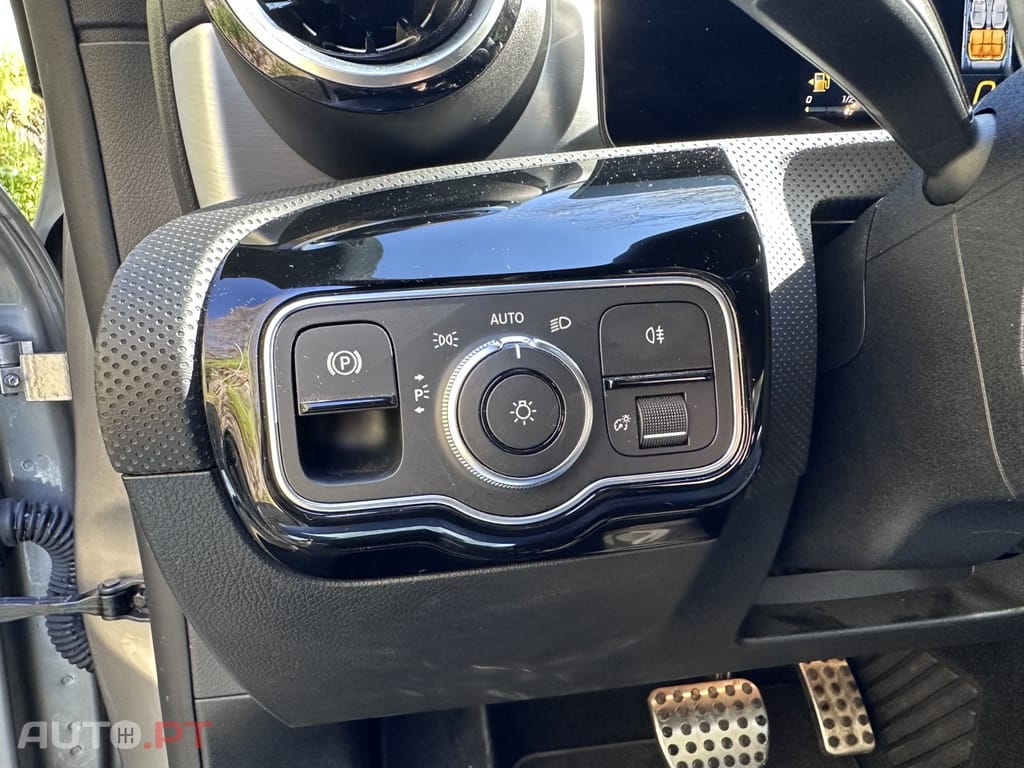 Mercedes-Benz CLA 180 d Shooting Brake 7G-DCT AMG Line