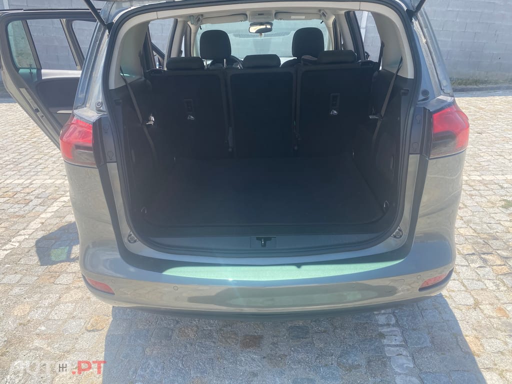 Opel Zafira Opel Zafira Tourer 1.4 Turbo GPL Exclusive | 7 Lugares |