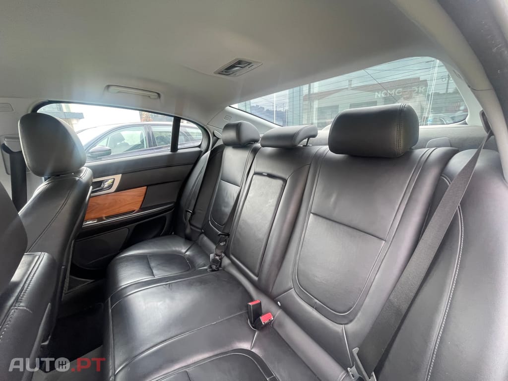 Jaguar XF 2.2 F