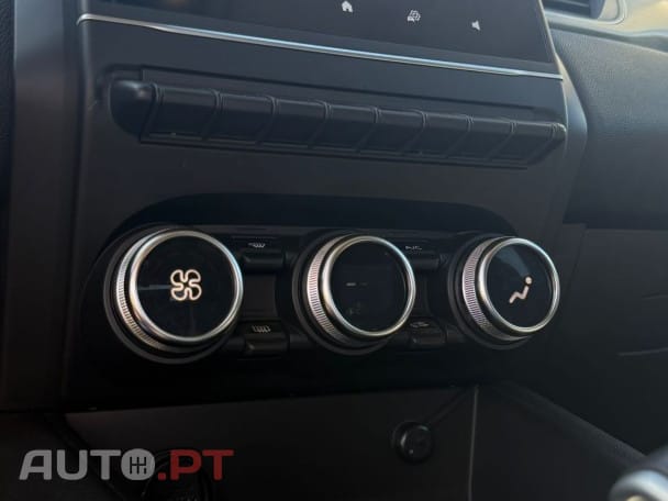 Renault Captur 1.6 E-Tech Intens
