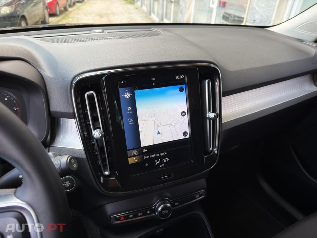 Volvo XC40 2.0 D3 Momentum Plus