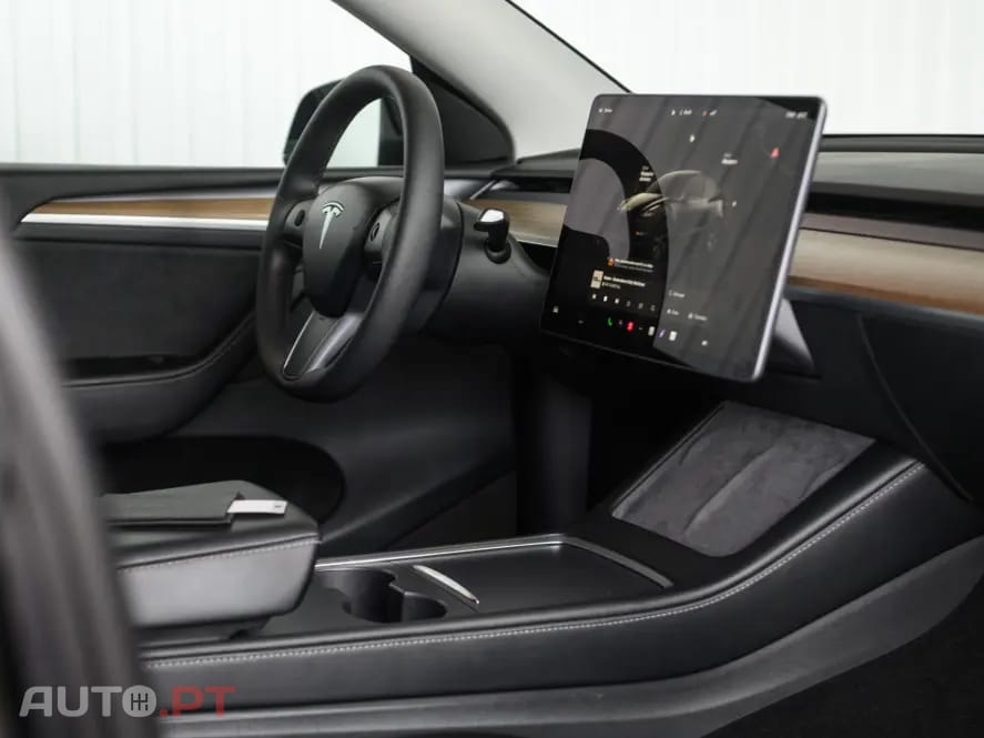 Tesla Model Y Long Range RWD