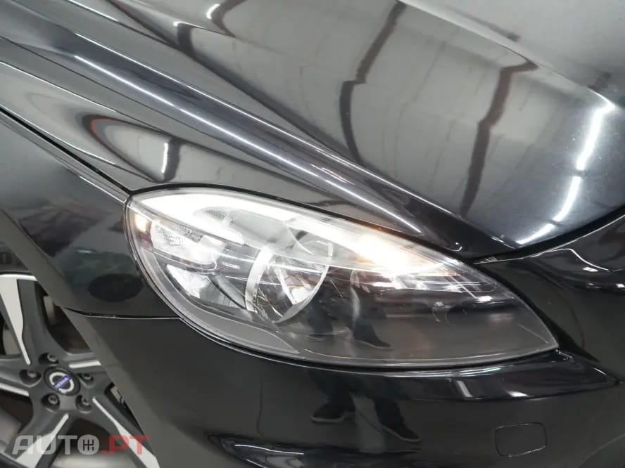 Volvo V40 1.6 D2 R-Design Momentum