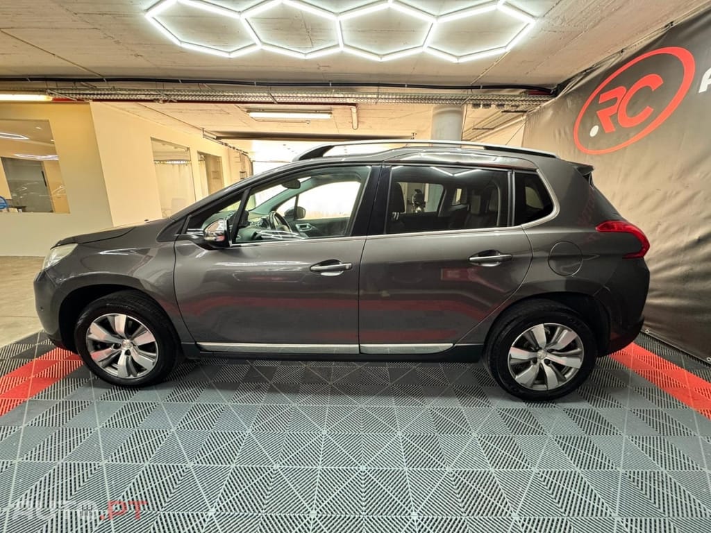 Peugeot 2008 1.2 PureTech Style EAT6