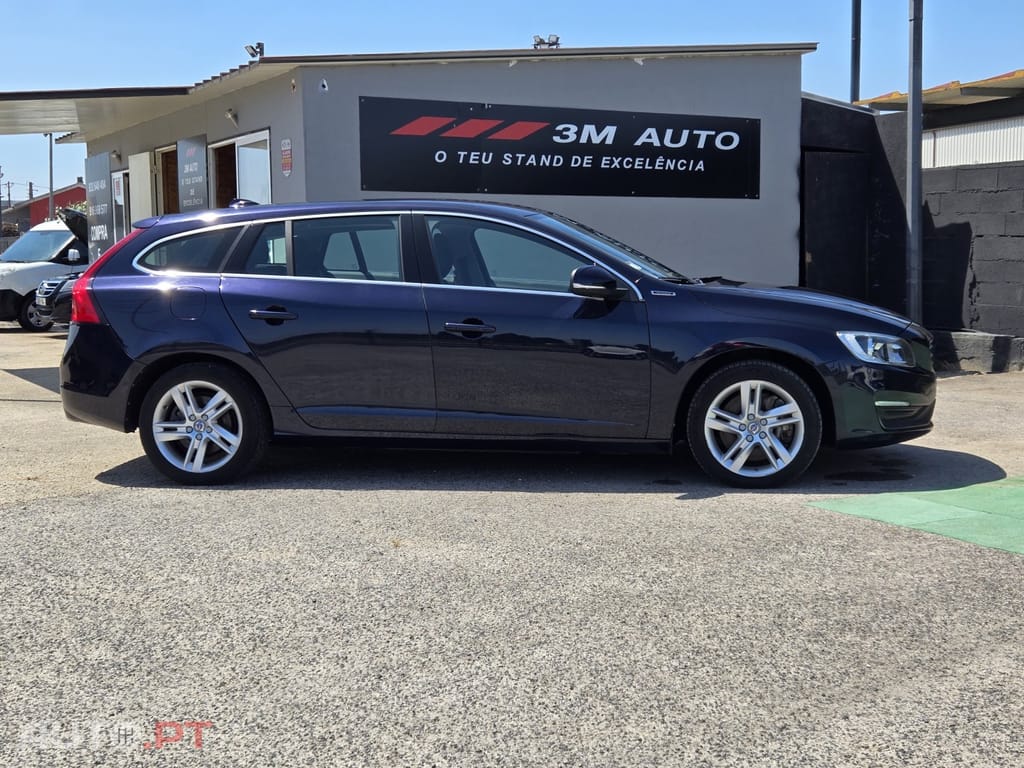 Volvo V60 2.4 D6 Momentum AWD Phev