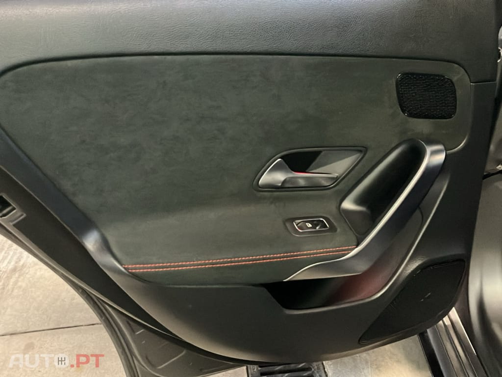 Mercedes-Benz A 35 AMG 4Matic Speedshift DCT 7G