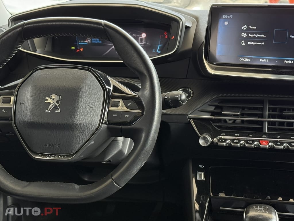 Peugeot 2008 1.2 PureTech Allure