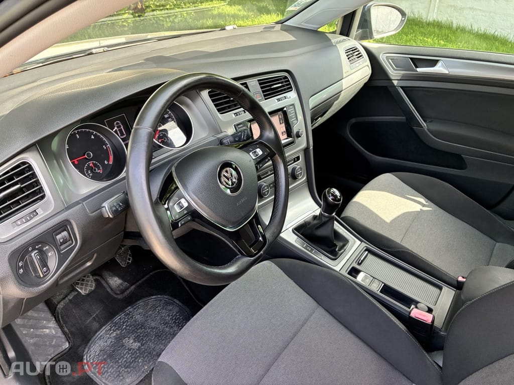 Volkswagen Golf 1.6 TDI 4Motion BlueMotion Comfortline — fotografia 10