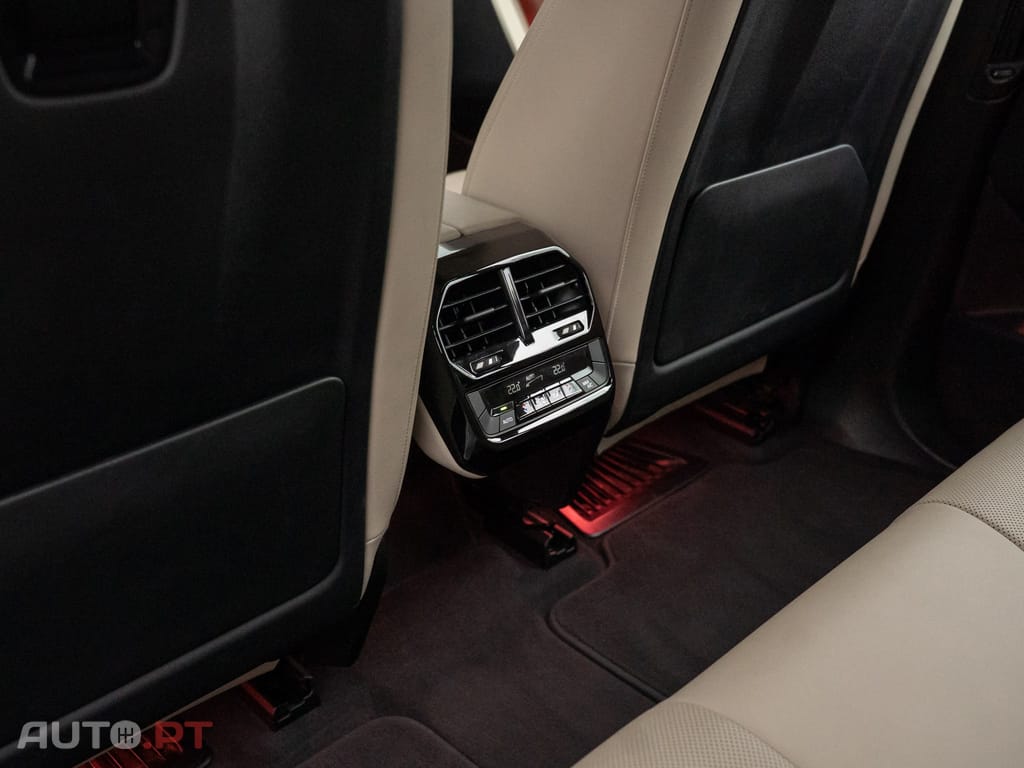 BMW iX xDrive 40