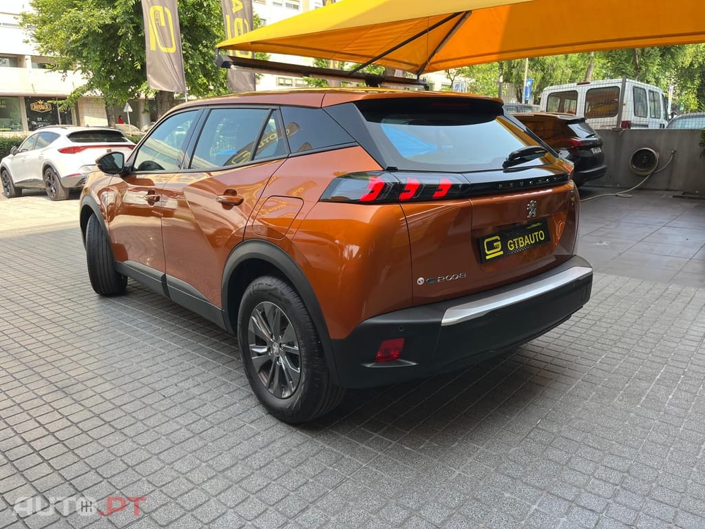 Peugeot 2008 1.2 Active Business