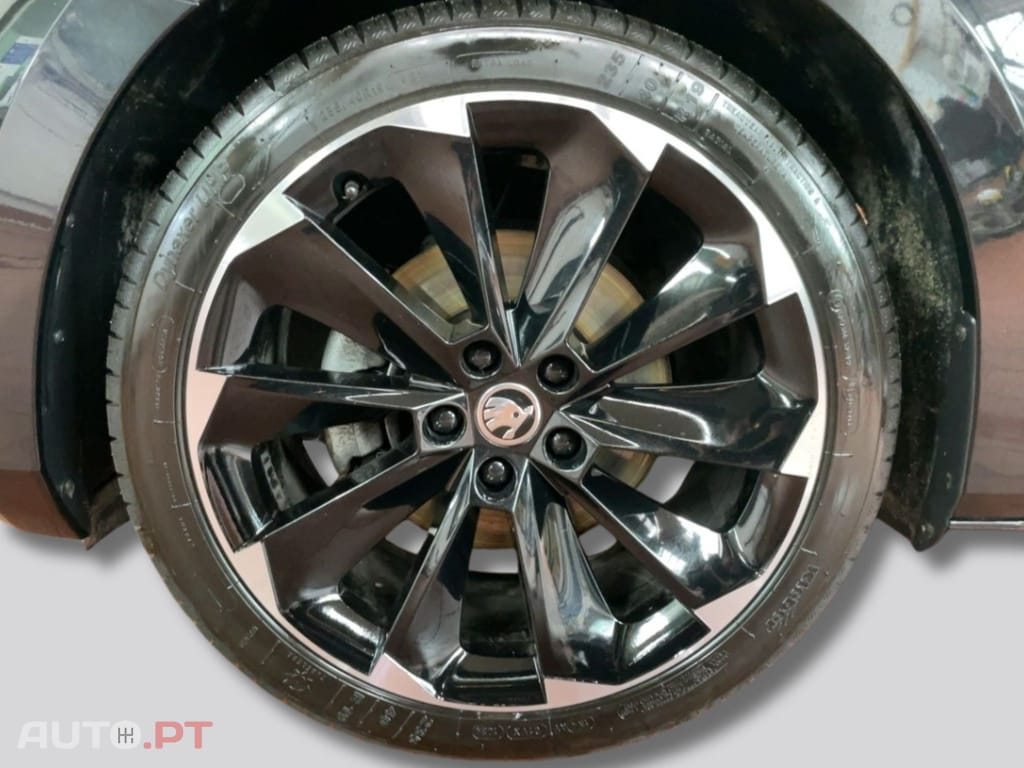 Skoda Superb Break I.V.A DEDUTIVEL 1.4 TSI Sportline iV AHK 