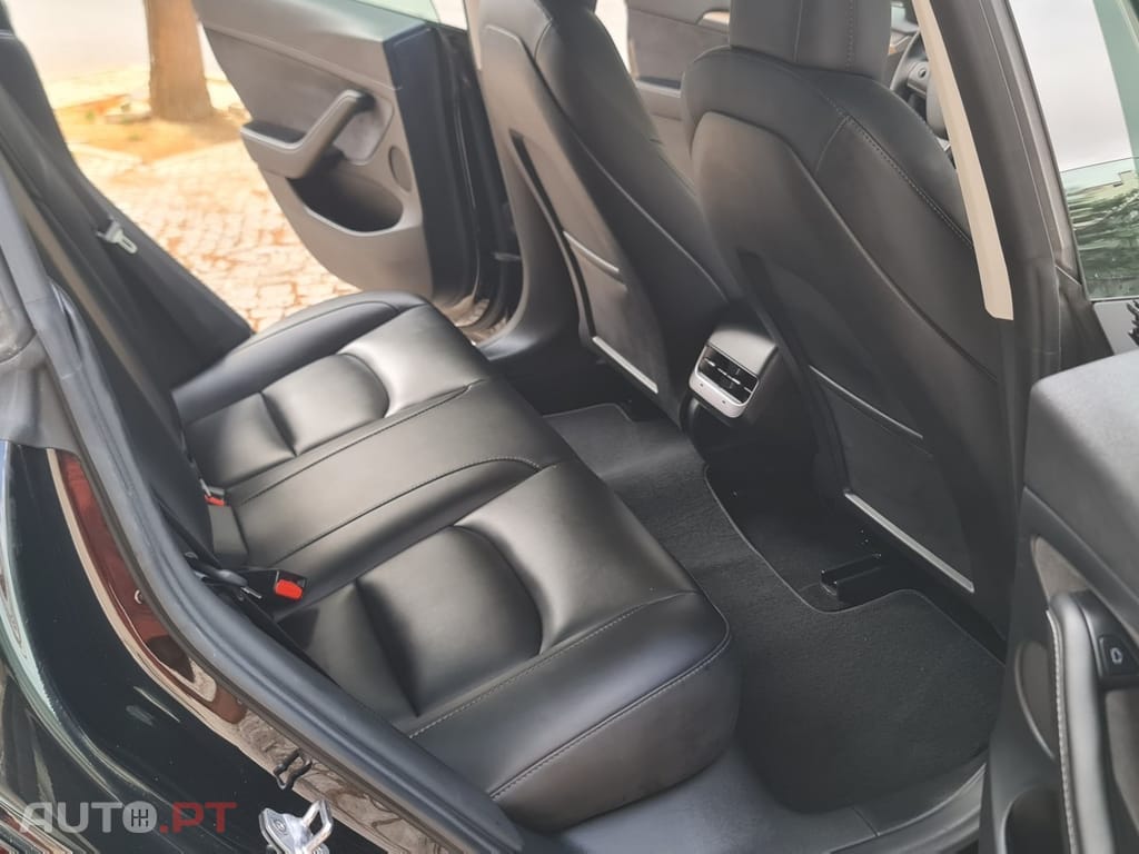 Tesla Model 3 Long Range RWD