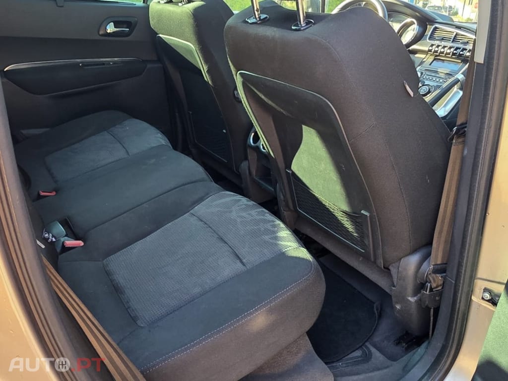 Peugeot 3008 1.6 HDi Executive CMP6