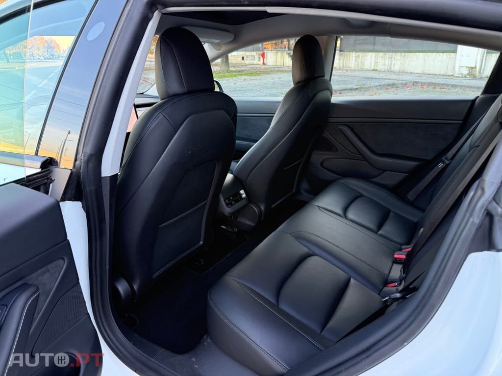 Tesla Model 3 Long-Range Dual Motor AWD